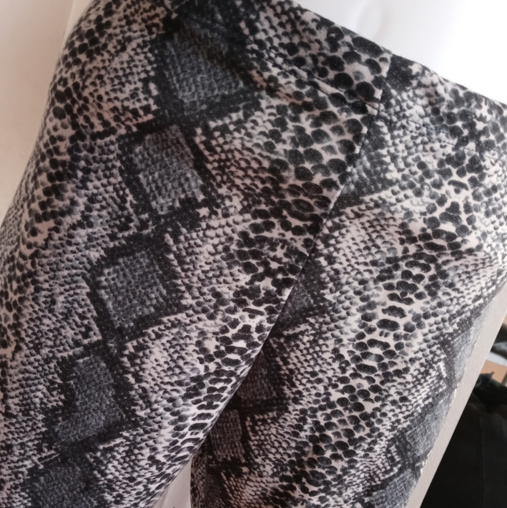FN Snake Print Set - Picture 5 of 10